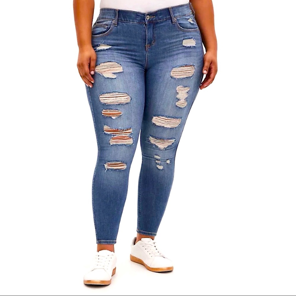 Torrid Distressed Bombshell Skinny Jeans 26T